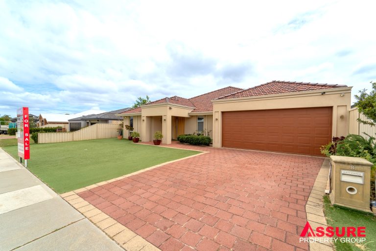 8 Levis Drive, CANNING VALE  WA  6155